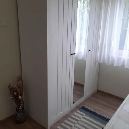 Apartment With A - C In 55040